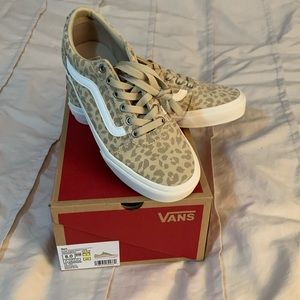 NWT Vans sneakers